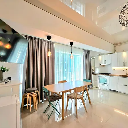 Mamaia-nordcom Exclusiviste Zev * Navodari