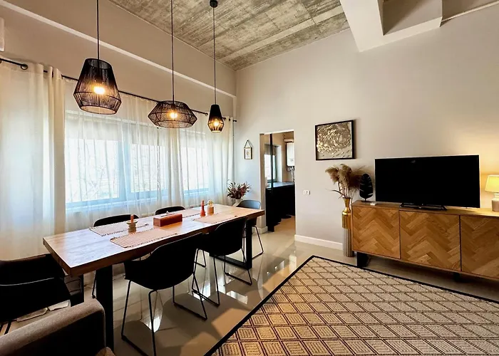 Mamaia-nordcom Exclusiviste Zev Navodari